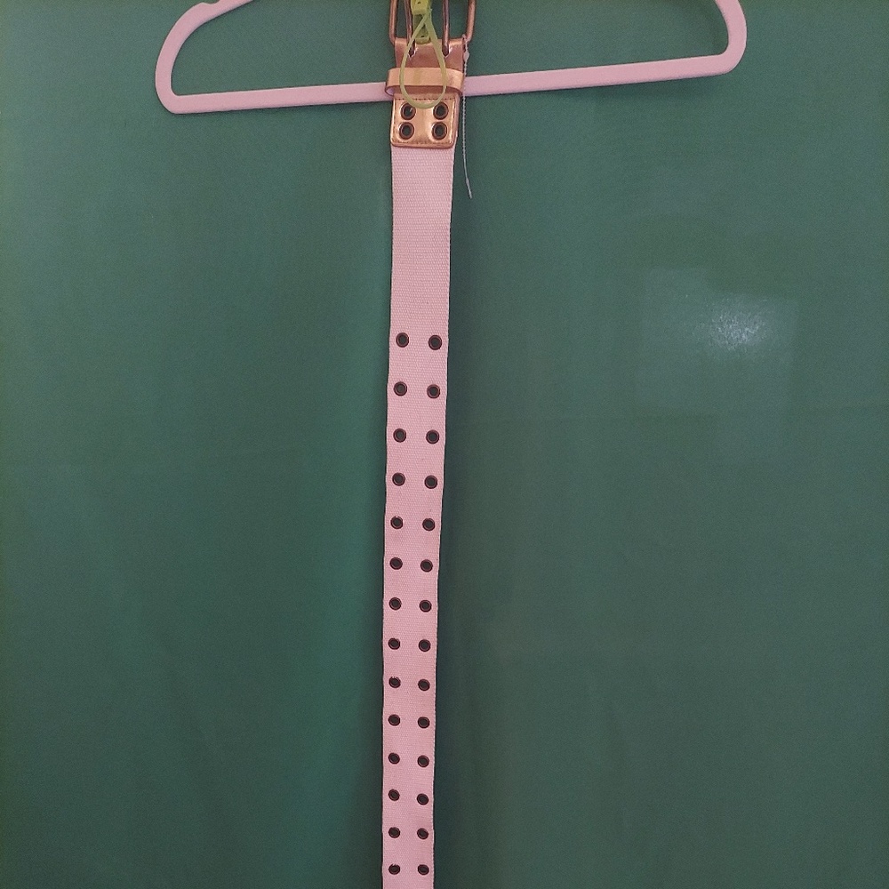White 42 1/2 inches belt